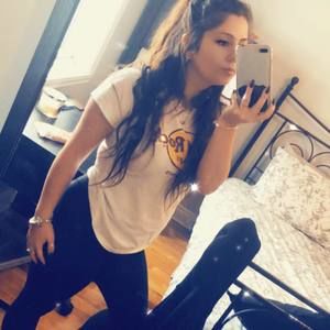 Meet your Posher, Laura